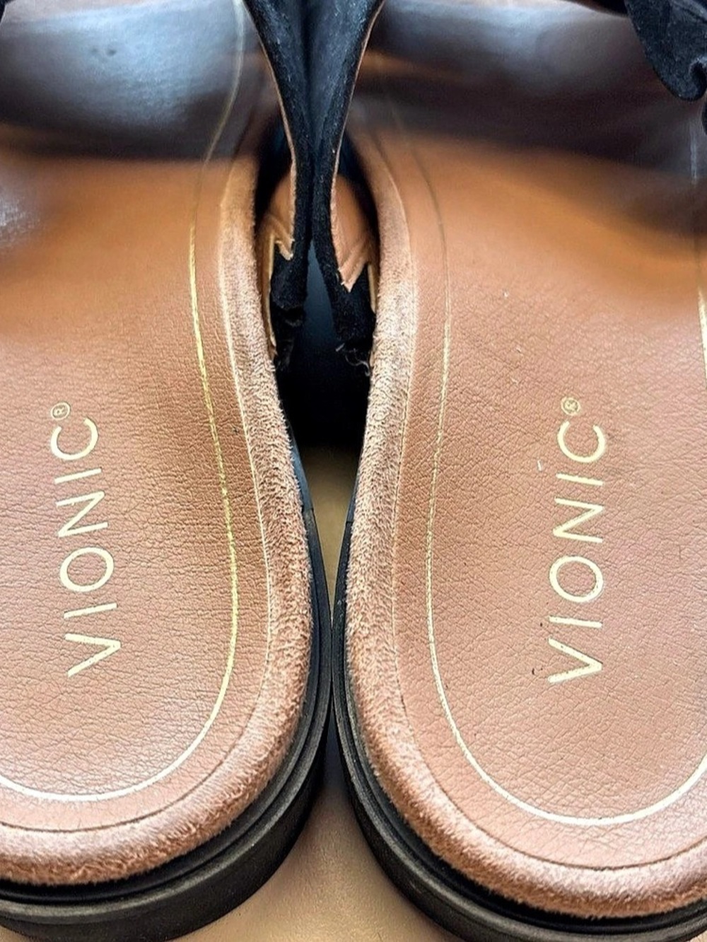 Vionic Azalea Suede Ruffle Slide Sandal Black 7.5 - Picture 3 of 4